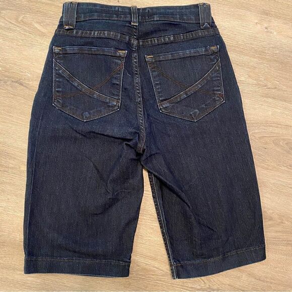 NEW NYDJ NOT YOUR DAUGHTER’S DARK WASH BLUE JEAN BERMUDA SHORTS 2 - Picture 9 of 11
